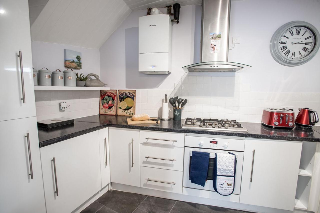 Newly Renovated Old Bakery House In Bath, 3 Bedroom, Free Parking المظهر الخارجي الصورة